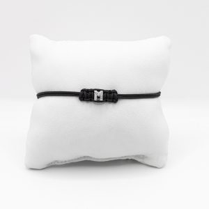 SCARABEO Bracciale Lettera M, Cordino Nero, Oro bianco 18kt e diamanti