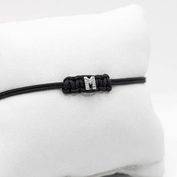 SCARABEO Bracciale Lettera M, Cordino Nero, Oro bianco 18kt e diamanti - immagine 2