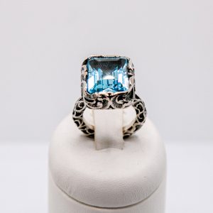 MARIA LUISA - Anello Solitario Taglio Smeraldo Argento brunito